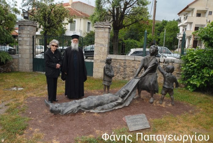 ΠΑΤΡΑ - ΦΩΤΟ: "Εφυγε" η Μπέτυ Βαρελοπούλου! Η συγκλονιστική ιστορία της! Είναι το κοριτσάκι στο άγαλμα του Μουσείου Ολοκαυτώματος