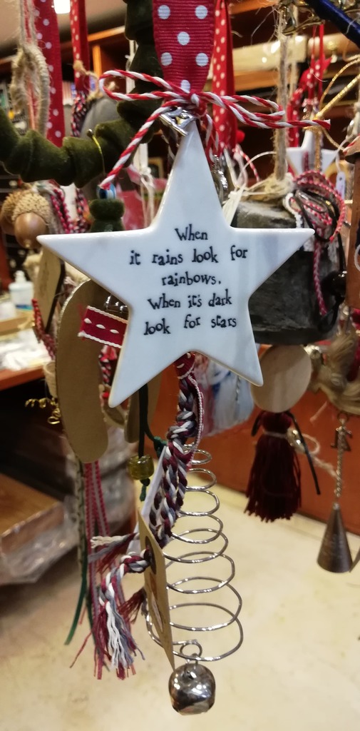 Στο κέντρο της Πάτρας βρήκαμε τα ωραιότερα δώρα και γούρια για το 2021! ΔΕΙΤΕ ΠΟΛΛΕΣ ΦΩΤΟ