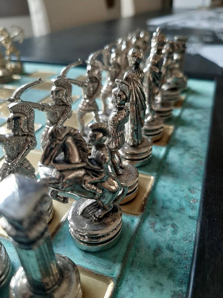 Καραντίνα με τον Βασιλιά των Παιχνιδιών - Βρήκαμε το καλύτερο σκάκι στην Πάτρα - ΦΩΤΟ