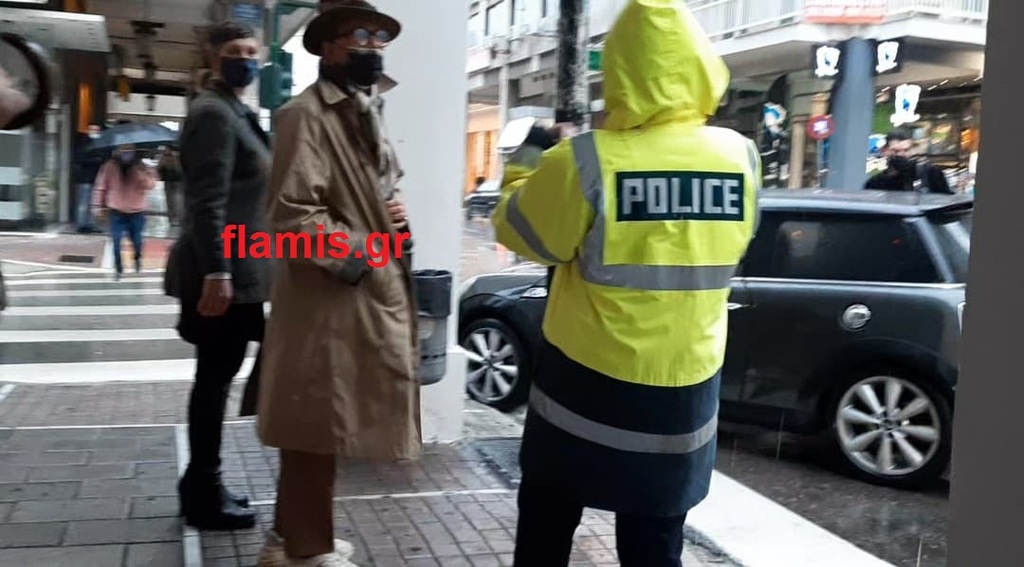 Επεισόδιο στο κέντρο της Πάτρας με τον Λάκη Γαβαλά - H Αστυνομία του πήρε τις πινακίδες του αυτοκινήτου του - ΦΩΤΟ