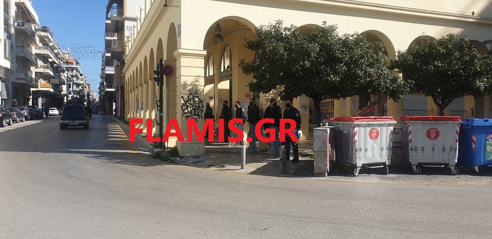 ΠΑΤΡΑ - ΦΩΤΟ - ΜΕΤΡΑ: Ελέγχουν... ότι κινείται! ΔΙΑΣ και πάνω στην Πλατεία - Εμφανίστηκαν και ΜΑΤ - ΦΩΤΟ