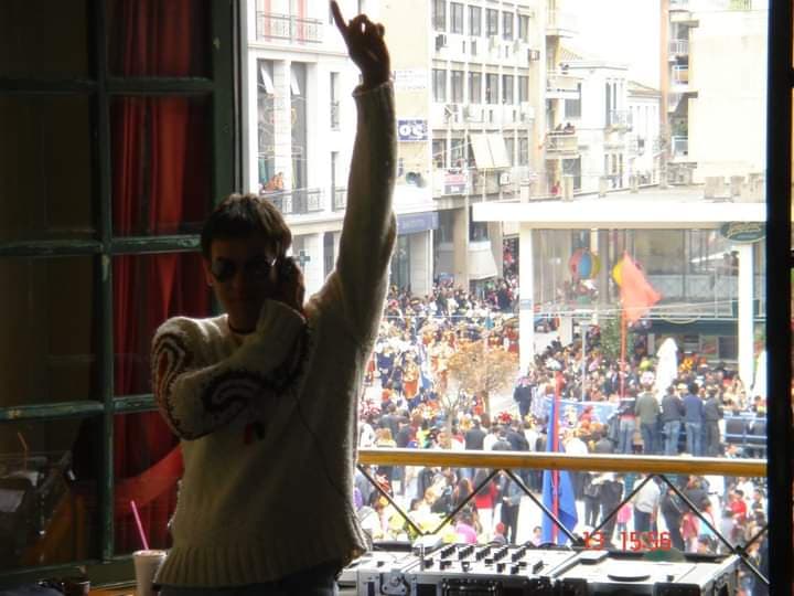 ΦΩΤΟ: Αυτοί είναι οι 6 Πατρινοί djs που θα παίξουν την Κυριακή της Αποκριάς