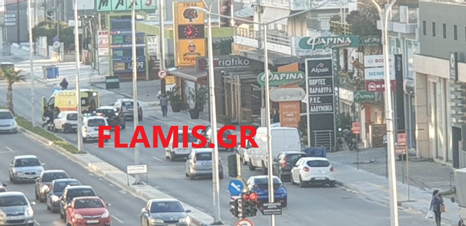 ΠΑΤΡΑ - ΤΩΡΑ: Τροχαίο κοντά στην Αρέθα! "Εβγαινε" από καφέ... και έπεσε πάνω της - ΦΩΤΟ