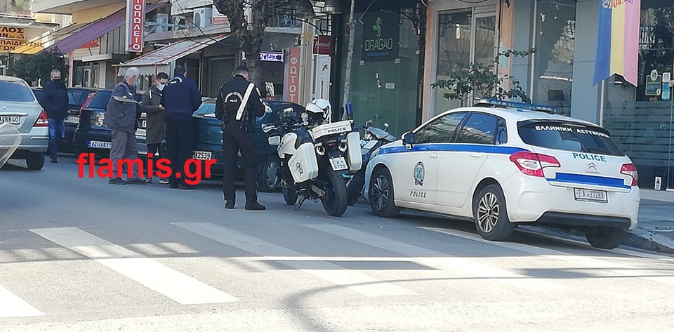 ΠΑΤΡΑ: Κι άλλο τροχαίο! Μηχανάκι με ΙΧ στην Γούναρη - ΦΩΤΟ