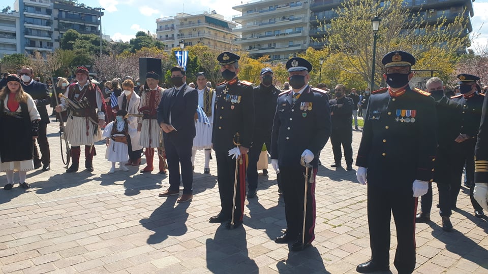 ΔΕΙΤΕ ΠΟΛΛΕΣ ΦΩΤΟ: Η Πάτρα τίμησε τον αγώνα του Εθνους μπροστά από τον ανδριάντα του Παλαιών Πατρών Γερμανού