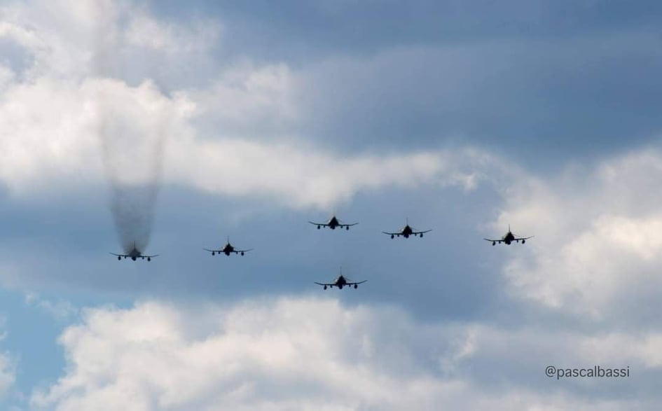ΠΑΤΡΑ - ΦΩΤΟ: Τα αεροσκάφη της Αεροπορίας μας στον ουρανό της πόλης