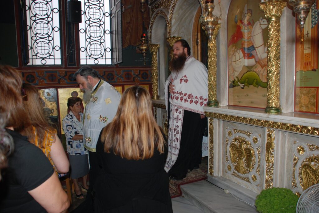 "ΒΟΜΒΑ" σε εκκλησία της Πάτρας! Αποχώρησε ο ιερέας γιατί του έκαναν "πόλεμο" - ΦΩΤΟ "ΒΟΜΒΑ" σε εκκλησία της Πάτρας! Αποχώρησε ο ιερέας γιατί του έκαναν "πόλεμο" - ΦΩΤΟ