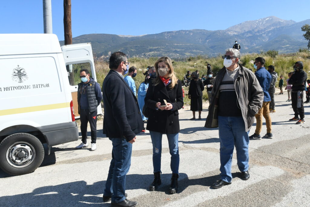 ΠΑΤΡΑ: Νέα παρέμβαση του Δήμου με τεστ και τρόφιμα στον Ριγανόκαμπο - ΦΩΤΟ
