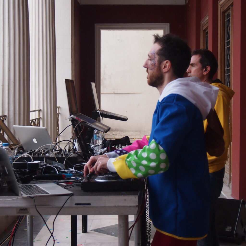 ΦΩΤΟ: Αυτοί είναι οι 6 Πατρινοί djs που θα παίξουν την Κυριακή της Αποκριάς