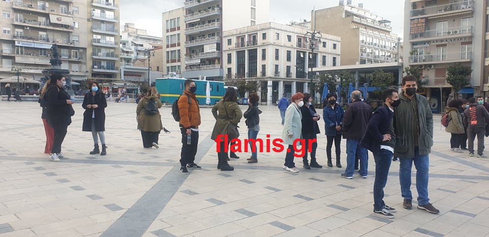 Πάτρα: Ενωμένοι σα γροθιά οι έμπορoι της Αχαϊας - Δείτε φωτό και βίντεο από την Πλατεία Γεωργίου