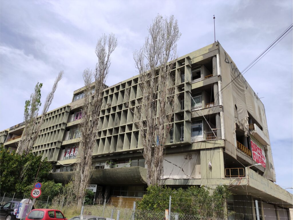 Το κτήριο του Οργανισμού Λιμένος Πατρών- Φωτογραφίζοντας το μέλλον - Tου Ελισσαίου Βγενόπουλου