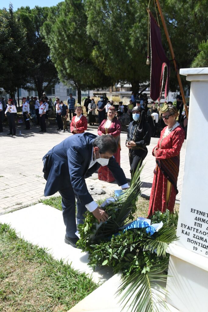 ΠΑΤΡΑ - ΦΩΤΟ: Ο Δήμαρχος κατέθεσε στεφάνι στη μνήμη της γενοκτονίας των Ποντίων ΠΑΤΡΑ - ΦΩΤΟ: Ο Δήμαρχος κατέθεσε στεφάνι στη μνήμη της γενοκτονίας των Ποντίων