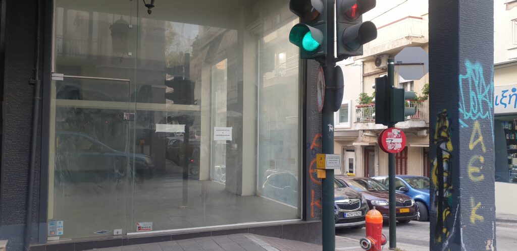 ΔΕΙΤΕ ΠΟΛΛΕΣ ΦΩΤΟ: Ο χάρτης των λουκέτων στην Πάτρα! Πόσα μαγαζιά έχουν κατεβάσει ρολά... σε κάθε δρόμο
