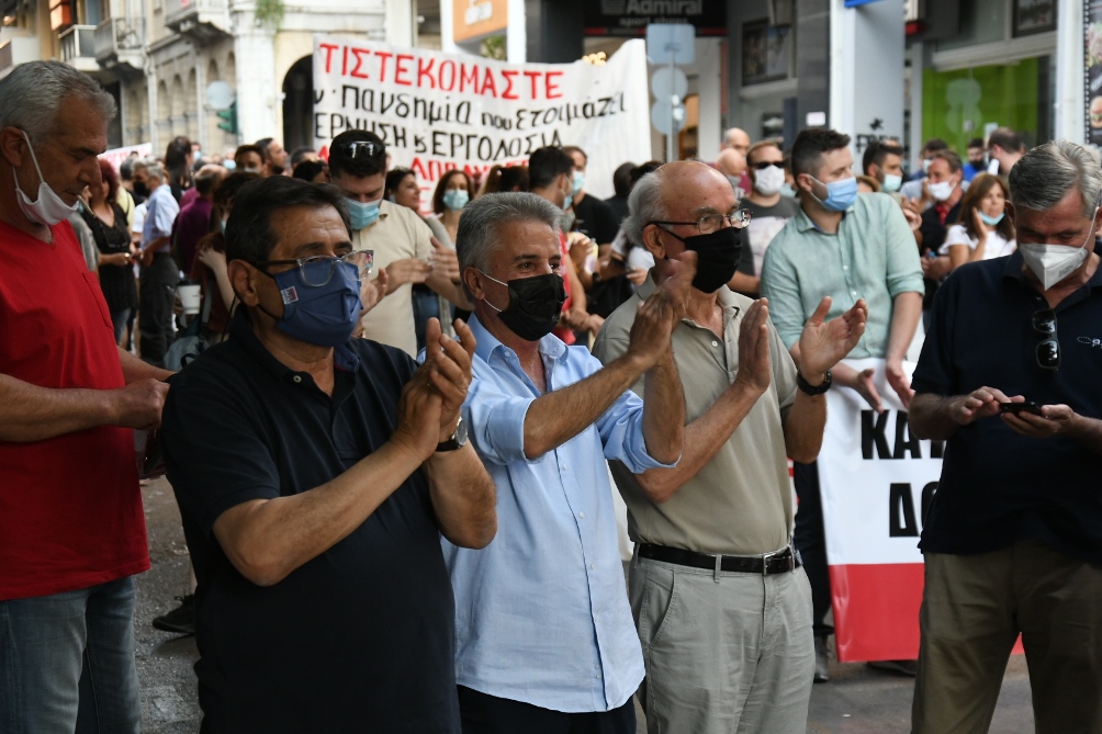 ΠΑΤΡΑ - ΦΩΤΟ: Στο συλλαλητήριο και ο Κώστας Πελετίδης