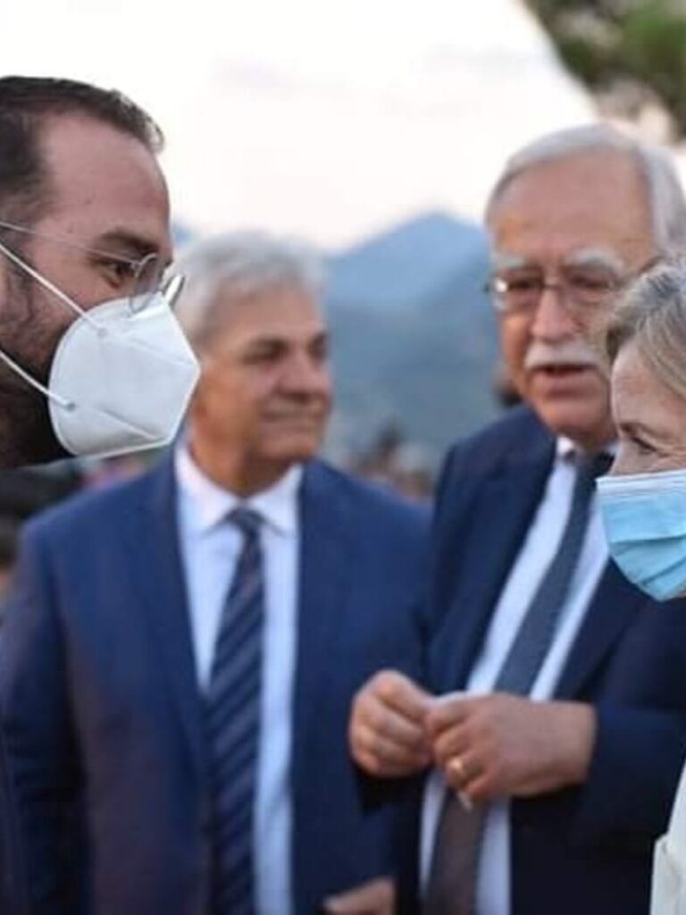 ΚΑΛΑΒΡΥΤΑ: Ο «Ύμνος Εις Την Ελευθερίαν» στον τόπο που ξεκίνησαν όλα (ΒΙΝΤΕΟ-ΦΩΤΟ) ΚΑΛΑΒΡΥΤΑ: Ο «Ύμνος Εις Την Ελευθερίαν» στον τόπο που ξεκίνησαν όλα (ΒΙΝΤΕΟ-ΦΩΤΟ)