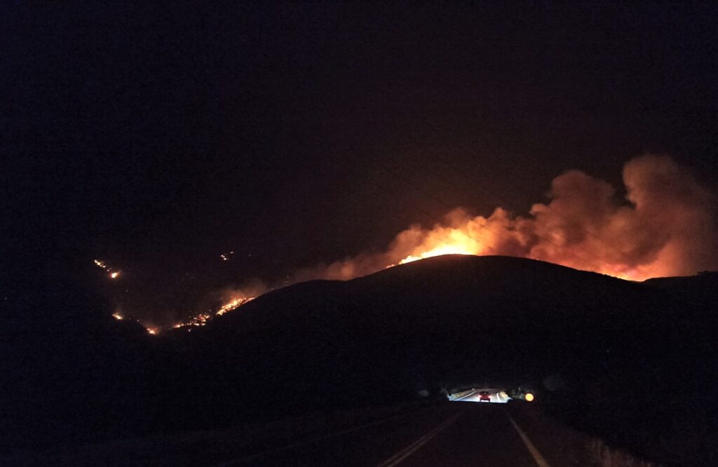 ΝΥΧΤΑ ΕΦΙΑΛΤΗΣ ΣΤΗ ΜΙΣΗ ΕΛΛΑΔΑ! Ανεξέλεγκτη η φωτιά στην Δωρίδα - Εκαψε σπίτια στην Τολοφώνα τη νύχτα -Καλύτερη η κατάσταση στην Ηλεία - ΦΩΤΟ ΝΥΧΤΑ ΕΦΙΑΛΤΗΣ ΣΤΗ ΜΙΣΗ ΕΛΛΑΔΑ! Ανεξέλεγκτη η φωτιά στην Δωρίδα - Εκαψε σπίτια στην Τολοφώνα τη νύχτα -Καλύτερη η κατάσταση στην Ηλεία - ΦΩΤΟ