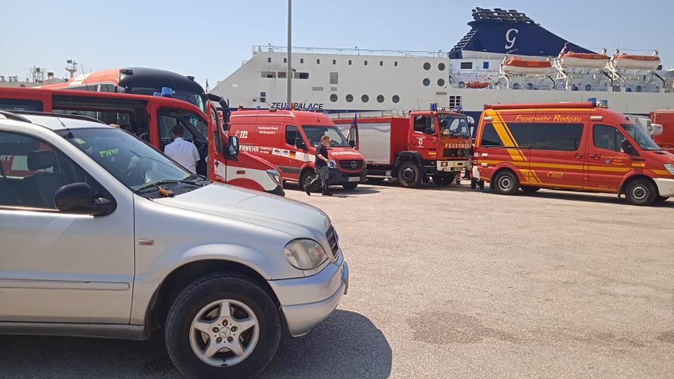 ΠΑΤΡΑ: Γερμανοί Πυροσβέστες στο λιμάνι - Υποδοχή από την Ελληνική Ομάδα Πυρόσβεσης - Διάσωσης Βραχνεϊκων - ΦΩΤΟ