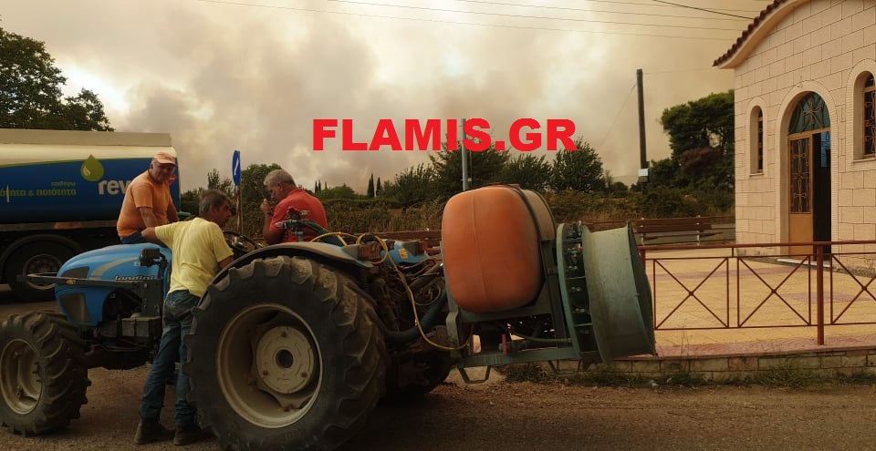 Τρία μεγάλα μέτωπα στην Ηλεία - Δείτε τις φλόγες κοντά στα σπίτια - Φωτό και Βίντεο