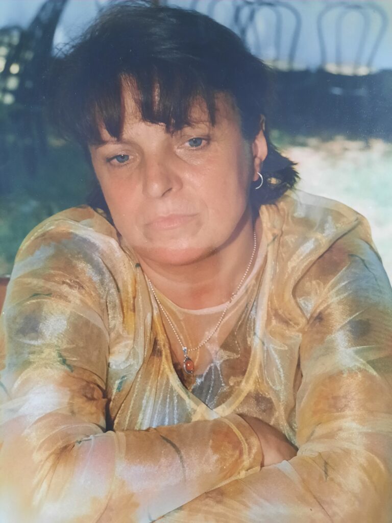 ΠΑΤΡΑ: "Εφυγε" η Κατερίνα Ελεφάντη - "Κατέρρευσε" στο σπίτι της στη Γούναρη - ΦΩΤΟ