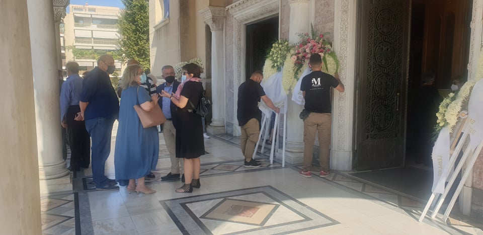 ΔΕΙΤΕ ΦΩΤΟ. Το τελευταίο αντίο στη Λιολιώ