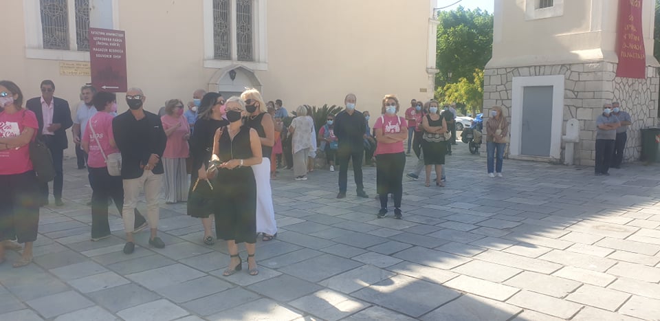 ΔΕΙΤΕ ΦΩΤΟ. Το τελευταίο αντίο στη Λιολιώ