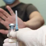 Λουκέτο σε δυο κατάστηματα για ανεμβολίαστους πελάτες