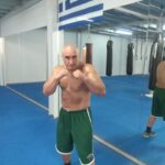 ΔΕΙΤΕ ΒΙΝΤΕΟ: Νέα «ξάπλα» από τα χέρια - σφυριά του γίγαντα της Πάτρας