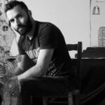 Ο Χρήστος Καλπουζάνης παρουσιάζει την παράσταση θεάτρου σκιών "1944 η Απελευθέρωση της Πάτρας"