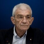 Γιάννης Μπουτάρης: «Είμαι αλκοολικός, θα πεθάνω με ένα μπουκάλι κρασί στα χέρια»