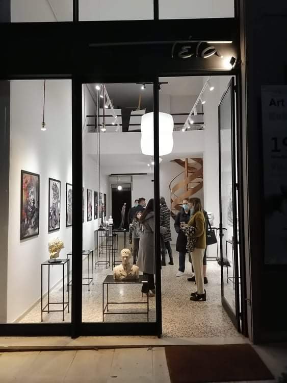 ΔΕΙΤΕ ΦΩΤΟ: Εγκαινιάστηκε η έκθεση γλυπτικής και ζωγραφικής στον χώρο τέχνης "Τέτα"