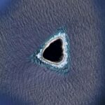 Το μυστήριο του Google Maps: Τι είναι η μαύρη τρύπα στη μέση του ωκεανού