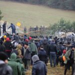 Πολωνία – Λευκορωσία: «Υβριδικός» πόλεμος στα σύνορα με «όπλο» τους μετανάστες