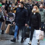 Παραλλαγή «Όμικρον»: Πληθαίνουν τα ίχνη της στην Ευρώπη - Τι θα κάνει η Ελλάδα