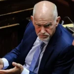 Κίνημα Αλλαγής: Iκανοποιημένοι από τις δημοσκοπήσεις και οι 3 κύριοι διεκδικητές της ηγεσίας – Πού εστιάζουν