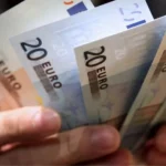 Αναδρομικά και διπλό επίδομα σε ευάλωτες οικογένειες: Πότε θα γίνουν οι πληρωμές