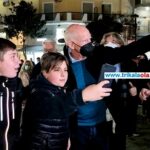 Τρίκαλα: Η selfie φωτογραφία του Γιώργου Παπανδρέου με παιδιά και με ποδηλάτες αστυνομικούς