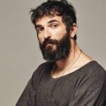 Άρης Σερβετάλης: Η πρώτη απάντηση μετά την αποχώρηση από τον «Ρινόκερο»