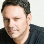 Στάθης Αγγελόπουλος: Αμετανόητος για το εμβόλιο παρά τις 13 ημέρες στην Εντατική