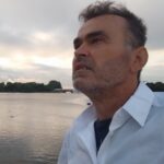 ΑΡΘΡΟ ΤΟΥ ΕΛΙΣΣΑΙΟΥ ΒΓΕΝΟΠΟΥΛΟΥ: Από το Τζακομπαμπάντ στη Γλασκώβη