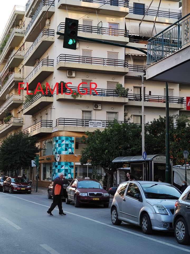 ΠΑΤΡΑ: Αντδρομείται η Κορίνθου; Λειτουργούν τα φανάρια... ανάποδα! ΔΕΙΤΕ ΒΙΝΤΕΟ