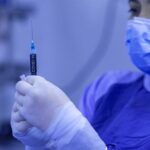 Βατόπουλος για υποχρεωτικό εμβολιασμό: «Ναι για τους άνω των 50 - Πιθανότατα πιο γρήγορα η 3η δόση»