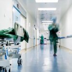 Τελεσίγραφο Πλεύρη στους ανεμβολίαστους υγειονομικούς: Ή εμβολιάζονται ή θέτουν τον εαυτό τους εκτός ΕΣΥ