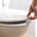 Τουαλέτα: Η συνήθεια που θέτει σε κίνδυνο την υγεία μας