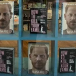 Χάρι: Βιβλιοπωλείο... τρολάρει το «Spare» με το μυθιστόρημα «Πώς να σκοτώσεις την οικογένειά σου»