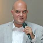 Συνελήφθη για εξαπάτηση επιχειρηματιών ο προστατευόμενος μάρτυρας της Novartis, «Σαράφης»