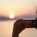 Δέκα «χρυσές» συμβουλές για να «ξεκολλήσει» το παιδί σας απ' το κινητό