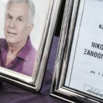 Κηδεία Νίκου Ξανθόπουλου: Συγκίνηση στο τελευταίο αντίο στον σπουδαίο ηθοποιό - «Αθάνατος» φώναξαν στην πολιτική κηδεία του στο Α΄ Νεκροταφείο