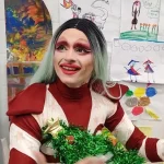 Drag Queen - «Οι γονείς που αντέδρασαν, δεν θα έπρεπε να έχουν παιδιά»