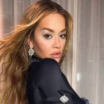 Ρίτα Όρα: Φωτογραφίζεται μόνο με τη φούστα της για την κυκλοφορία του νέου της single
