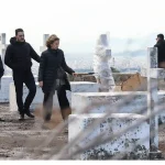 Τέως Βασιλιάς Κωνσταντίνος: Συντετριμμένη στους τάφους των γονιών της η Βασίλισσα Σοφία